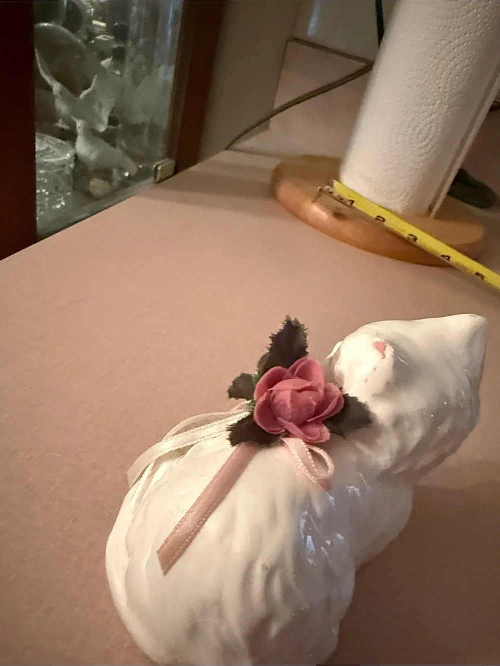 1990 Vintage Persian Cat with Pink Floral Accent